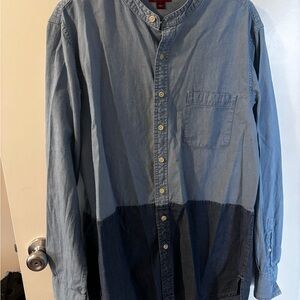 Arizona Jean Company Light Blue Button-Up Shirt